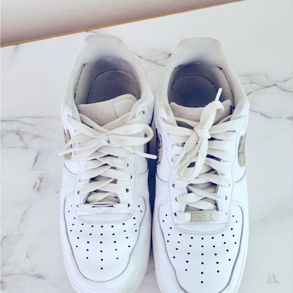Nike Air Force 1 Gucci Style White Sneakers with Patterned Swoosh - Picture 5 of 6